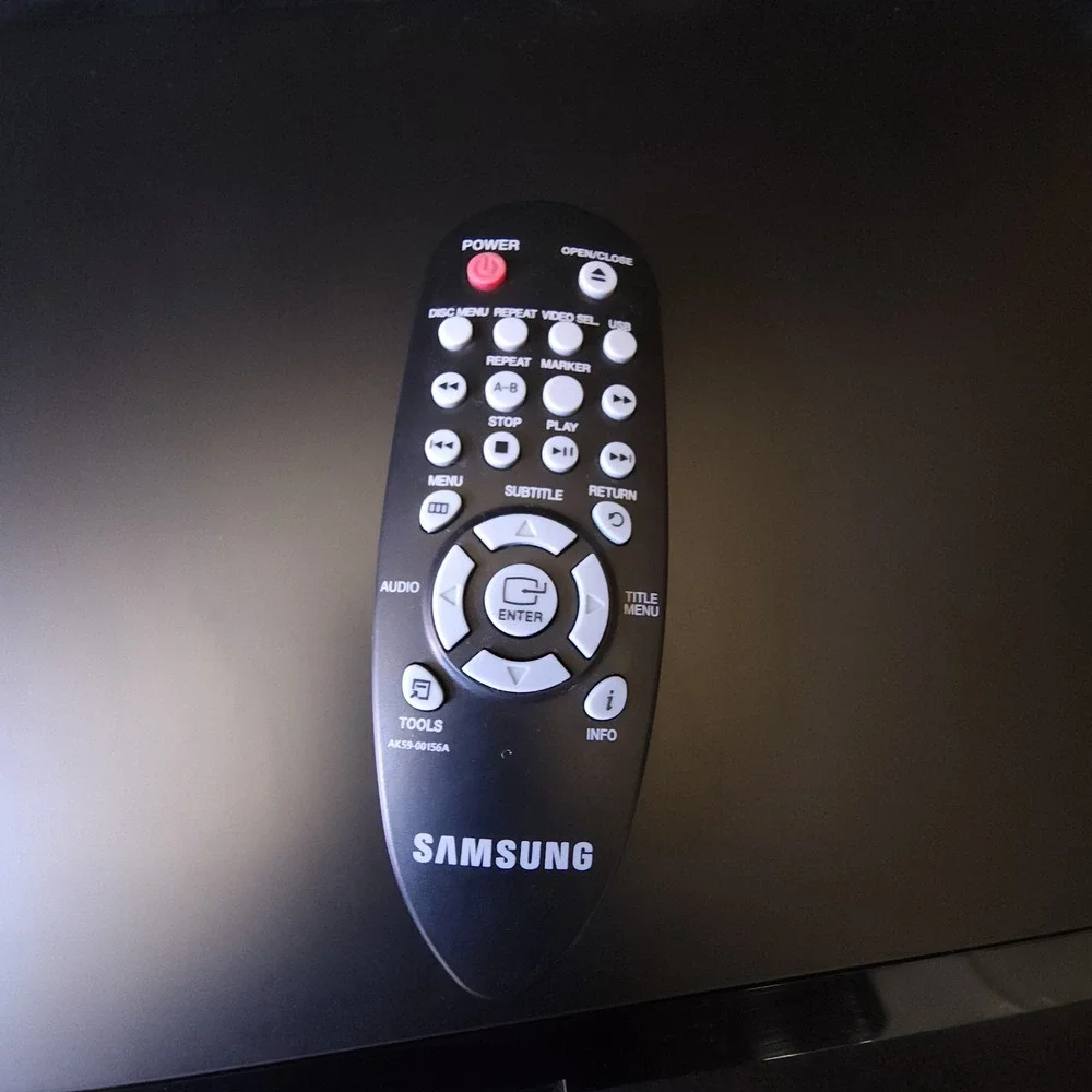 Samsung DVD-E360 Digital Video Disc DVD Player w/ Remote Control & RCA Cables